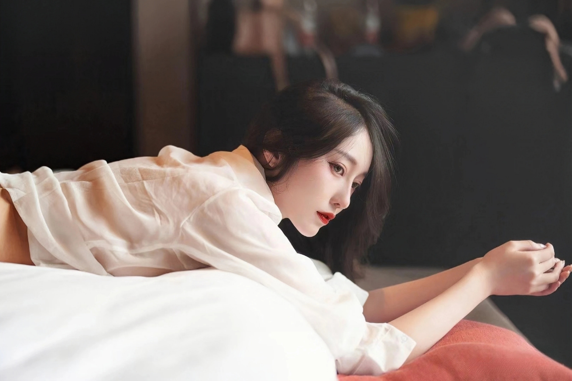 国务院台办：决不允许有人一边在大陆赚钱 一边支持“台独”分裂活动